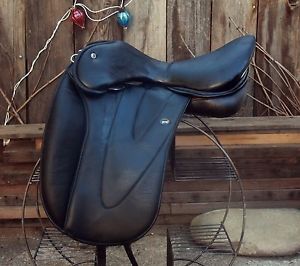 WOW Dressage saddle Flair air panels MONOFLAP 17" seat  ADJUSTABLE tree