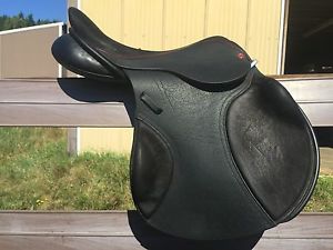 Black Kings Highgrove Jump Saddle Made In England, Wool, Buffalo leather 17" M