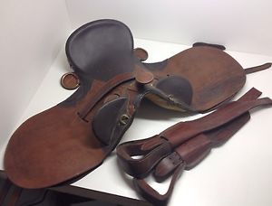 Vintage Aussie Australian Decorative Saddle Tooled Leather Birds Grape Vine 16"