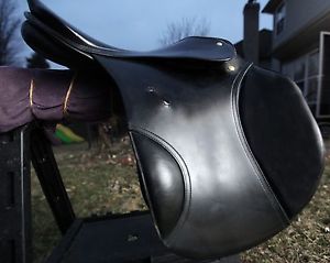 Passier Comet FS Jumping Saddle 17 Seat - Black Leather EXCELLENT CONDITION