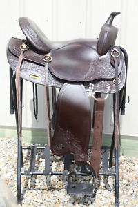 16 1/2" Round Skirted Western Trail Saddle Great for Gaited horses.  Royal King