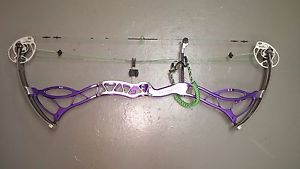 Bowtech FANATIC Right hand 60lb purple