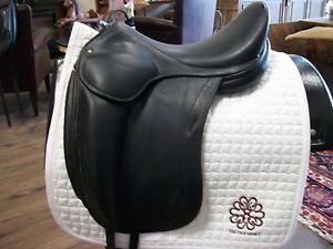 2002 Childeric DAC Dressage Saddle 17.5"