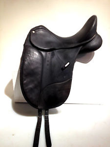 17" /43cm Wintec Isabelle w/CAIR system (A101) Dressage saddle