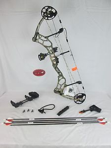 Bear Archery Threat compound Bow Package Xtra Camo 70# Right Hand