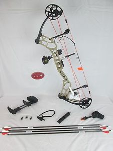 Bear Archery Threat compound Bow Package Sand 70# Right Hand