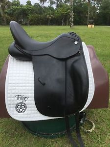 Trilogy Verago Dressage Saddle 17.5 Wide