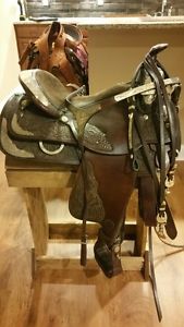 16" Circle Y show saddle with Accessories