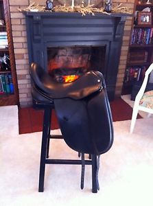 Canterbury Dressage Saddle 18.5" Wide
