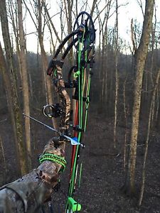 MATHEWS MONSTER CHILL 70#/28" Lost Camo Bow RH Ready To Hunt
