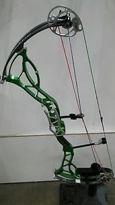 USED BOWTECH FANATIC TARGET compound bow Archery RH