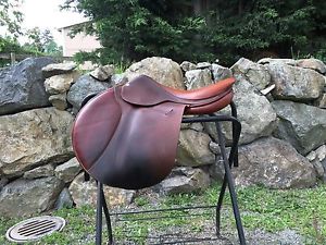 18" Butet Jumping Saddle Flat Seat 3.25 Flap (Extra Long)