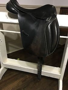 County Saddlery Drespri 17.5 Saddle