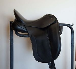 17 in. Schleese Victory Saddle