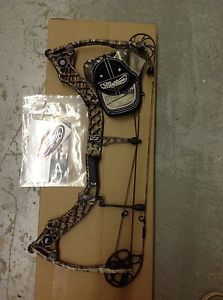 Mathews Solocam Z2 70/28 Right Handed Compound Bow (New)