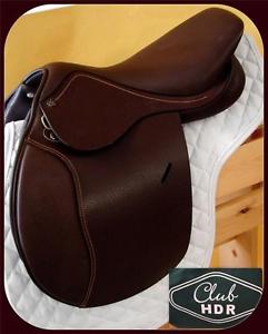 15.75 Oak Bk Brown Henri de Rivel Club HDR Close Contact Equitation Game Saddle