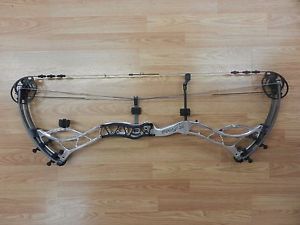 Bowtech Fanatic RH 50-60lbs. 26-31" ONE OF A KIND