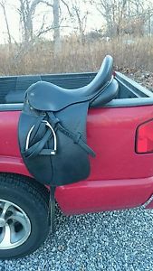 Toulouse 17.5 Aachen Genesis Dressage Saddle Demo Condition