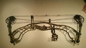 Hoyt Faktor 34 compound bow w/ sight