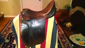 17" PASSIER AND SOHN HANNOVER DRESSAGE SADDLE  AIR PANNELS