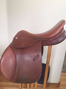 Pessoa A/O 17" Close Contact Saddle - Medium/Regular Gullet