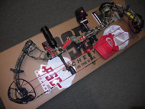 NEW  PSE DREAM SEASON DECREE COUNTRY CANO LOADED 60-70#, RH Loaded