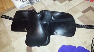 NEW Bates Classic Dressage Saddle- Flocked with Gullets and Risers 17"