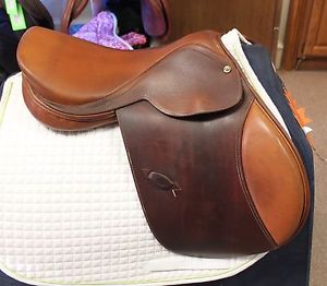 Used HDR Close Contact Saddle - 17" Wide Tree - Long/Forward Flap