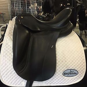 Used DK Freedom Monoflap Dressage Saddle Size 17" Black