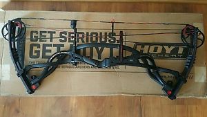 Hoyt Carbon Element RKT ATS Arc Black Compound Bow w/RKT Cam, Right hand 70# 29"