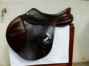 2013 CWD 2GS Luxury French Jumping Saddle Gorgeous Brown 17"