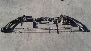 LH Hoyt Tribute 60 Pound Pull 30" Draw, Includes The Quiver.