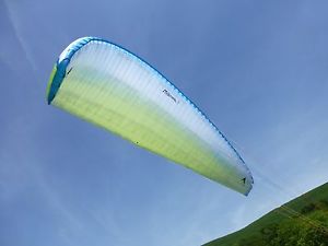 Paraglider for intermediate pilot (B) size M perfect condition (about 70 hours )