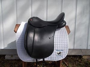 Lovatt & Ricketts Berkely Dressage