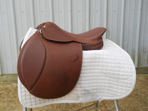 Closs Contact English Jumping Leather Horse Saddle size 16.5