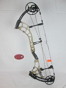 2016 Bear Archery Escape Right Hand 70# Sand Compound Bow