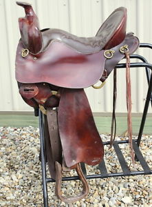 Used 16.5" Pre Circle Y Tucker High Plains syle Western Trail Riding Saddle.