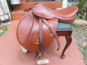 Integrity Equine English Leather Close Contact Saddle With Cover & Riser Pad Kkr
