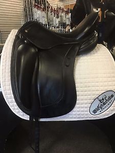 Used Schleese Obrigado Monoflap Dressage Saddle Size 17.5'' Black