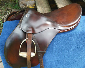 Gidden English saddle Brown Leather 17.5" w/ girth & irons
