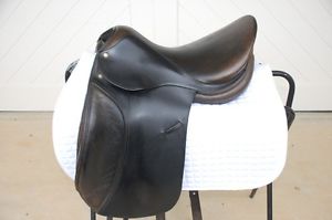 Roosi Pilatus dressage saddle