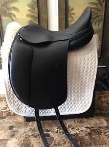 Rivella Dressage Saddle 17.5" 