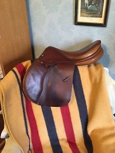 2010 DEVOUCOUX Oldara Saddle 18" Wide 5" Tree #3A Forward Flap Jumping Great