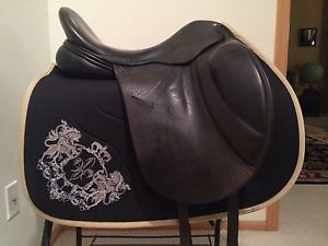 Lovely Custom Saddlery Victory III 17.5" M