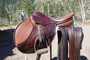 Courbette Alpina Jump Saddle English 17" Extremely Good Condition~~