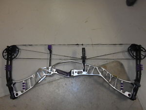 HOYT NITRUM 34 TARGET SILVER 60LBS