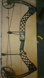 Mathews Creed XS , Black , RH ,60/28