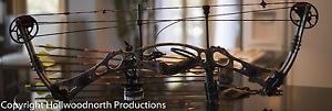 Hoyt Vectrix XL XT 70Lbs DW 27" DL, 70# R/Hand Hunting Bow + ACCESSORIES & CASE