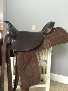 BIG HORN 2015 Trail Saddle Barely Used