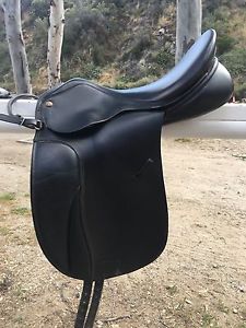 Ovation Dressage Saddle, 17.5 inches, Black